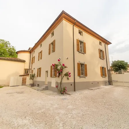 Al Torrione Apartment *
