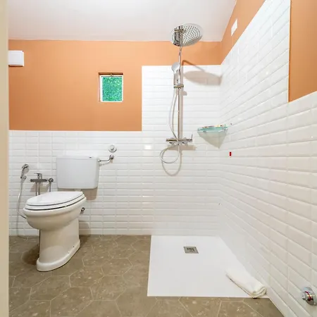 アパート Al Torrione コッレッキオ