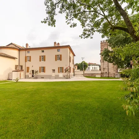 Al Torrione アパート コッレッキオ